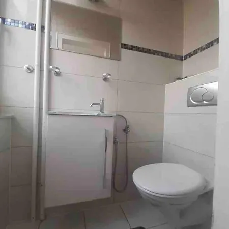 Messe Airport Elegant Homestay *